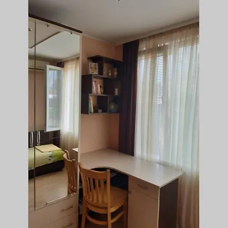 самостоятелен на брега на морето Apartman *