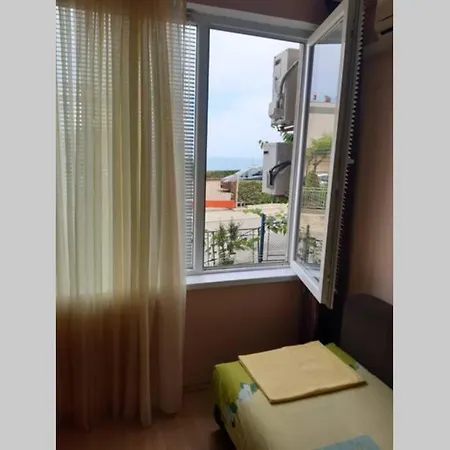 Apartman самостоятелен на брега на морето Obzor