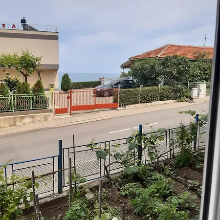 самостоятелен на брега на морето Apartament *