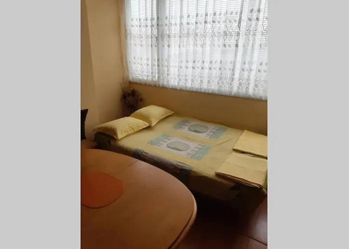 Апартаменты самостоятелен на брега на морето Обзор