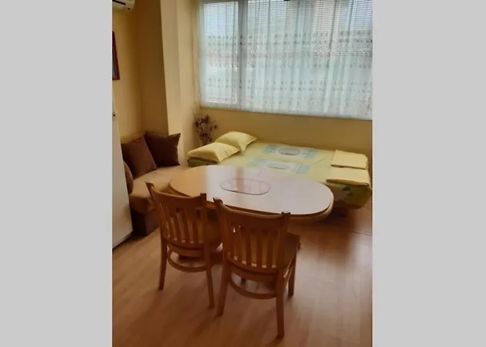 самостоятелен на брега на морето Апартаменты *