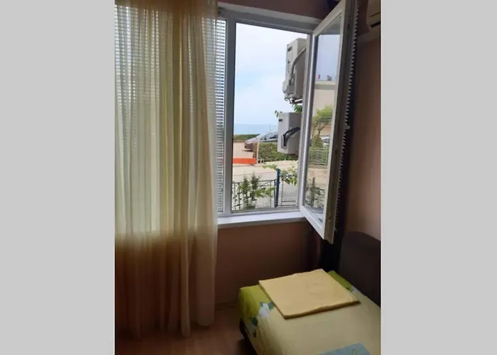 Apartment самостоятелен на брега на морето Obsor